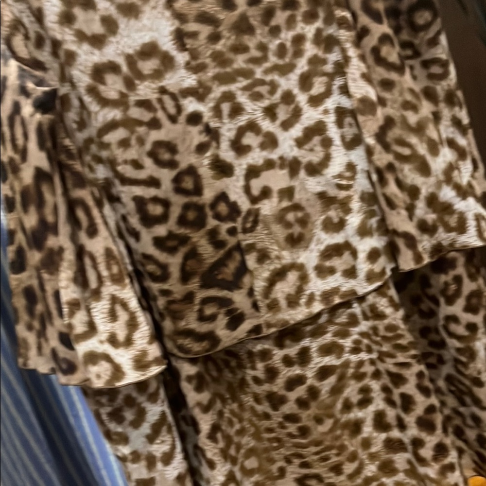 Leopard Print worn once under jacket tiered Layered Top - Brown- new condition - Picture 5 of 5